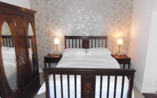 The Old Manse B & B