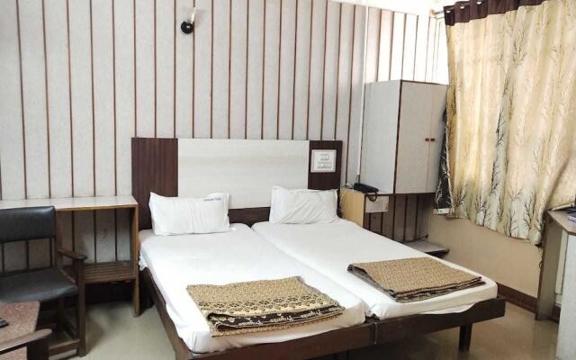 Hotel Abhiman by iROOMZ