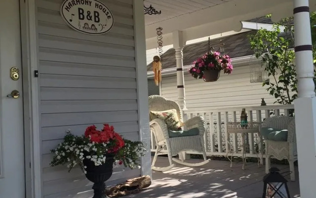 Elevate Rooms Harmony House B&B