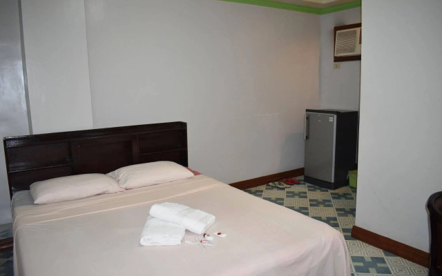 OYO 701 R-kings (former Tomobe Hotel And Restaurant)