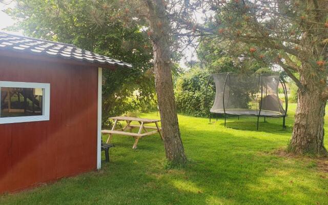 Große Bauernhaus Ferienwohnungen bis 100qm mit Grillhütte & Garten & E-Bike-Verleih