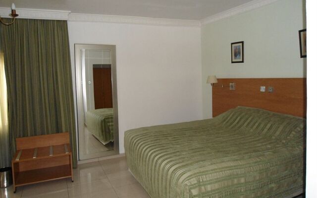 Bec Suites