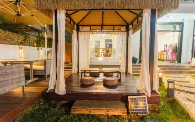 Weizhou lsland suxihuajian SeaView Hotel