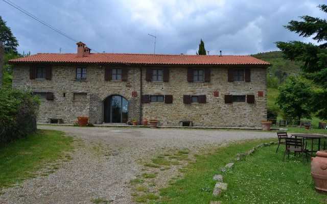 Two-room Charming Apartment in Tuscan Rustic Style
