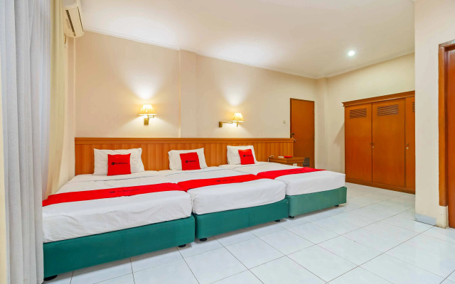 RedDoorz Plus near Kemang Raya