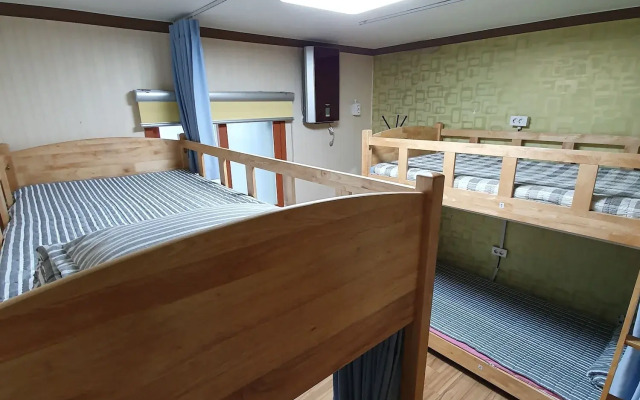 Popcorn Hostel Nampodong