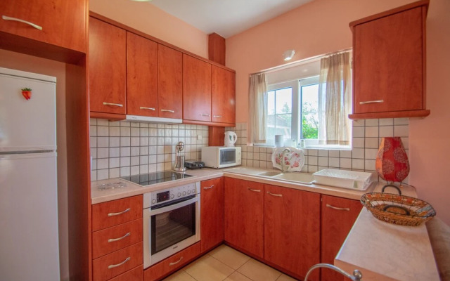 Yiota Porto Kavo Apartment