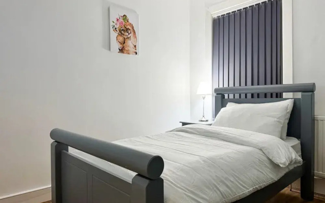 Modern North London Retreat - 7 Bedrooms