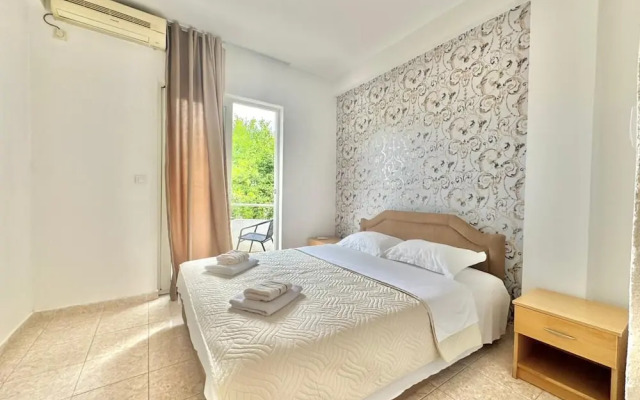 B&M Holiday Rooms