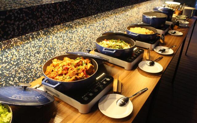 ARTOTEL Gajahmada Semarang