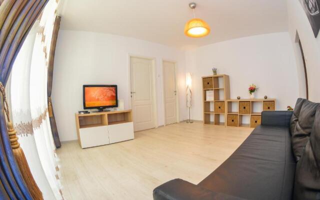 Ultracentral University Apartment
