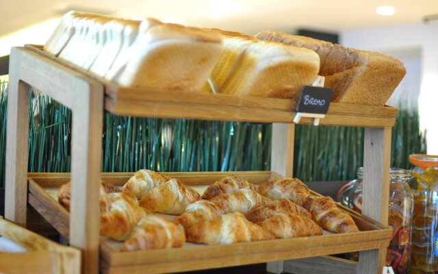 Holiday Inn Express Leigh - Sports Village by IHG