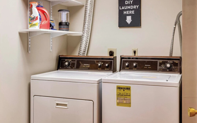 Bartlett Vacation Rental w/ Wraparound Deck!