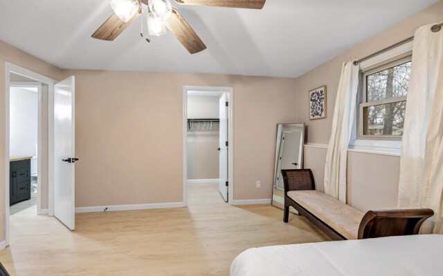 Hazelwood Haven Near Lambeau! 2 Bedroom Duplex by Redawning