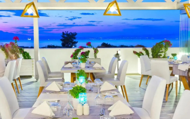 Alea Hotel & Suites