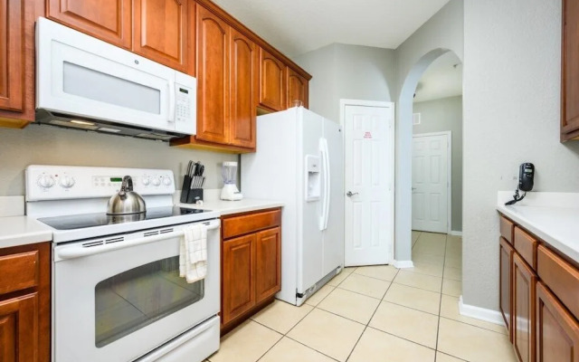 Beautiful Deluxe Condo, Vista Cay - 3024