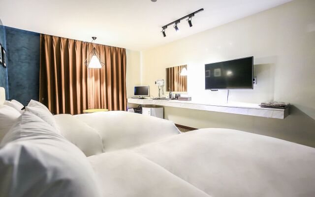 Hotel 9 in Dongdaemoon