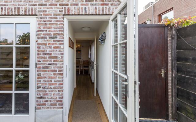 Tasteful Holiday Home in Wemeldinge near Sea