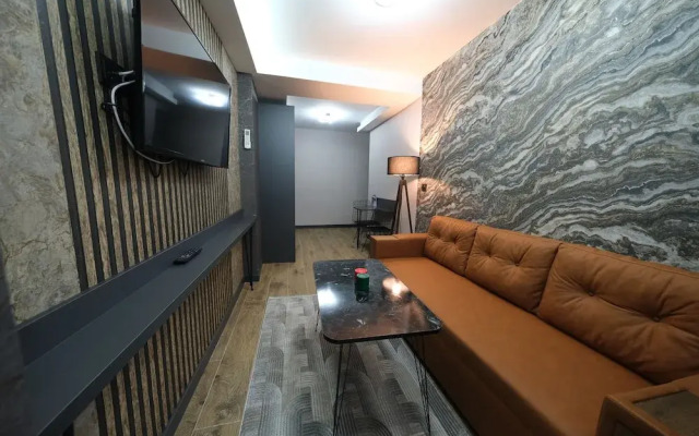 Nomad Hub Istanbul Suit