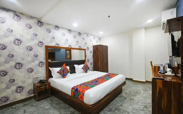 Fabhotel Mona Continental