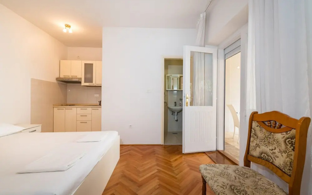Studio Apartments Near Center 1