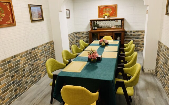 Lubhum Tsang Boutique Hotel