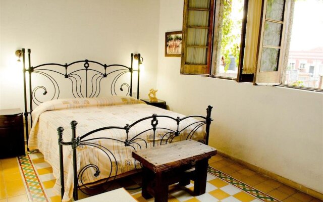 Hotel Machado
