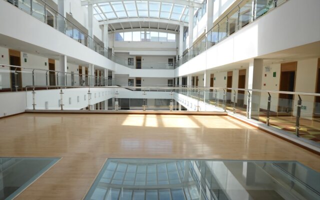 Vatica Tianjin Five Avenues Foreign College Hotel