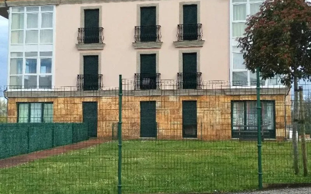 Apartamentos Playa De Las Catedrales 3000