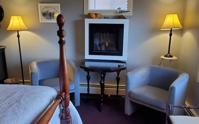 Amherst Shore Country Inn