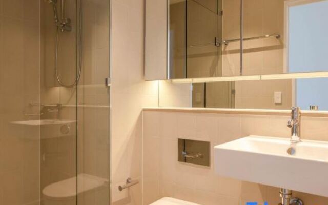 Melbourne Private Apartments - Collins Street Waterfront, Docklands