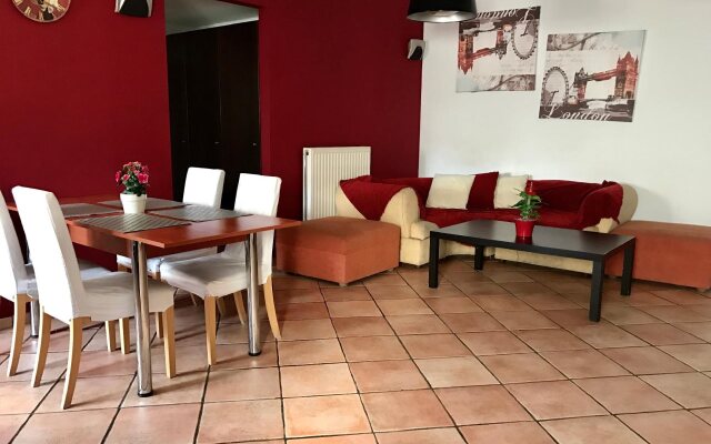Mc Queen Rooms & Apartments