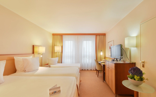 Отель The Q - Quadro City Hotel