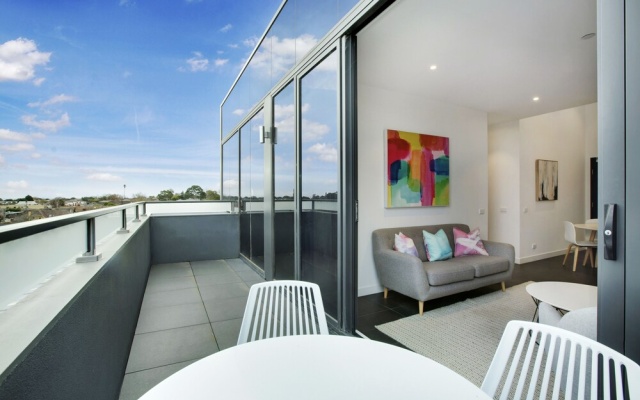 The Caulfield – Balcony – Melbourne