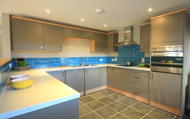 Cobnut Barn, Bourton On The Water