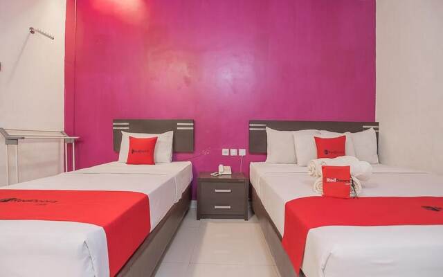 RedDoorz Plus near Undip Pleburan