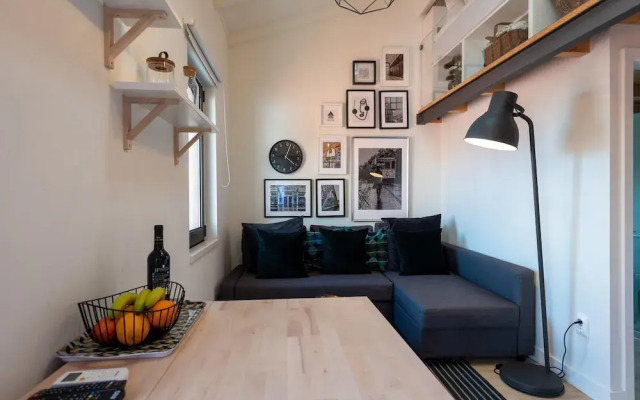 Mezzanine Stylish Apartment U