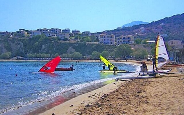 Dream 1 -traditional House With Pool To Share