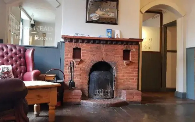 Kings Head Holt