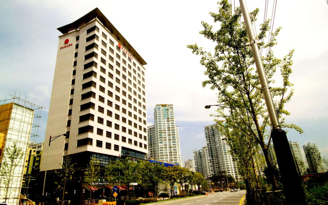Ramada by Wyndham Dongtan Hotel