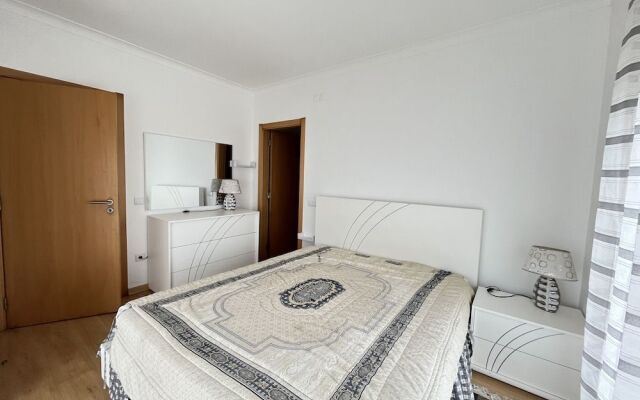 Salmon Villa near São Martinho do Porto