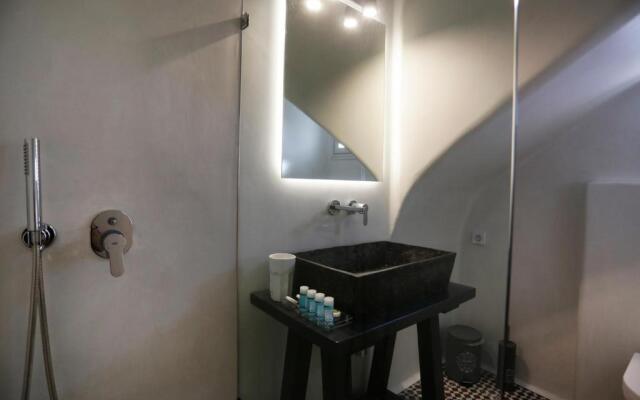 Morfoula's Studios