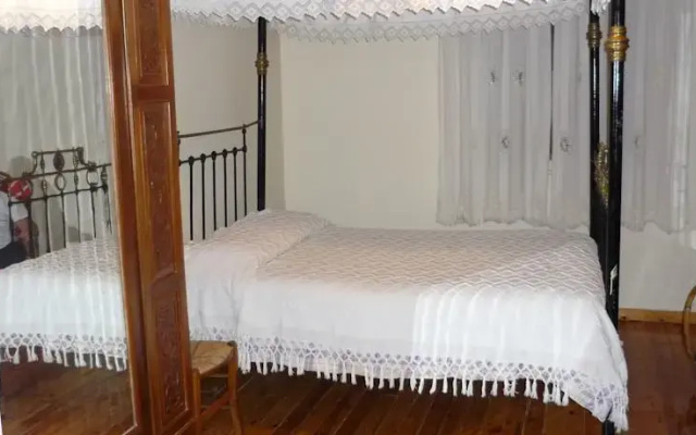 Dias House