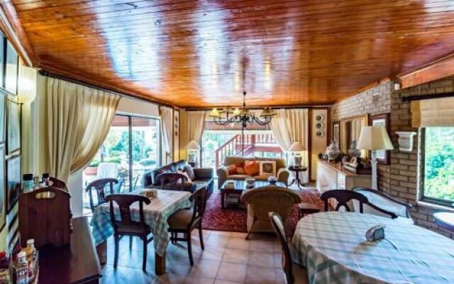 Palm Lodge