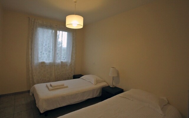 2 bright bedroom with balcony close to the lake