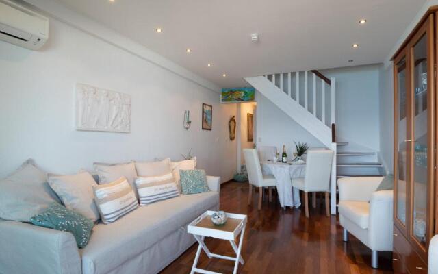 La Prom - a two bedroom apartment with a sea view