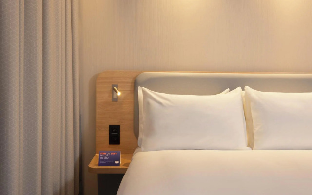 Holiday Inn Express Brussels Airport by IHG