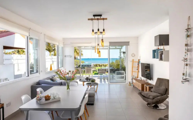 Ayia Thekla Seafront Villa Dagi