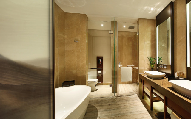 HUALUXE Wuxi Taihu by IHG