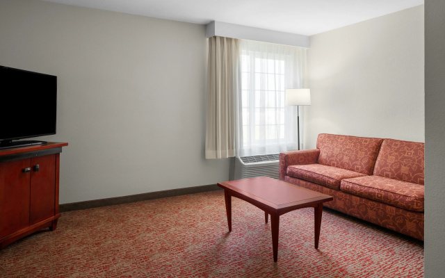 Larkspur Landing Extended Stay Suites Campbell - Image 6